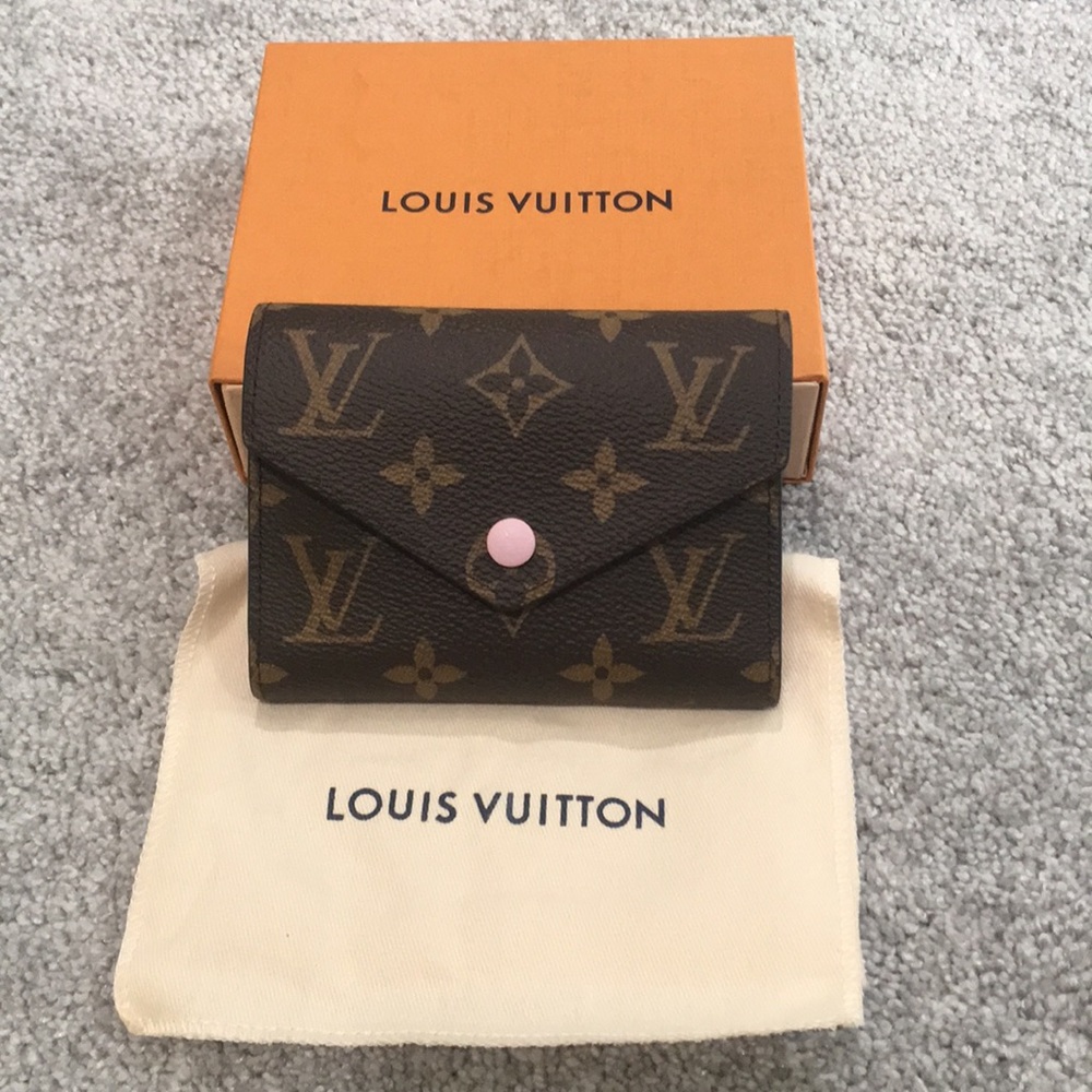 Authentic NEW Louis Vuitton VICTORINE WALLET.